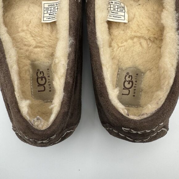 UGG Ansley Women’s Brown Suede Moccasin Slippers Sheepskin Wool Lined Size 8 - Picture 11 of 12
